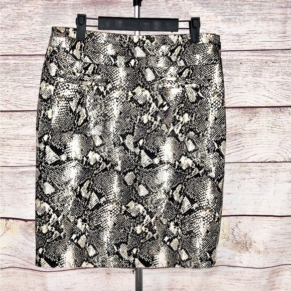 INC International Concepts Brown Snakeskin Pattern Pencil Skirt Size 10 - Picture 1 of 8